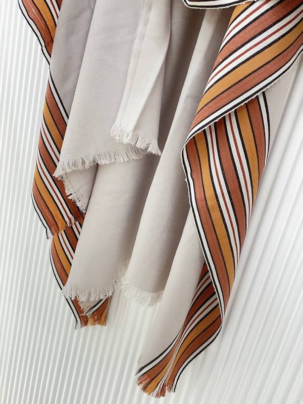 Loro Piana Cloak LPC00067 Loro Piana Cloak LPC00067